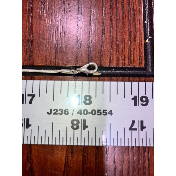 Vintage Avon Nina Ricci Silver-Tone Circle of Life Pendant Necklace! - Picture 9 of 9